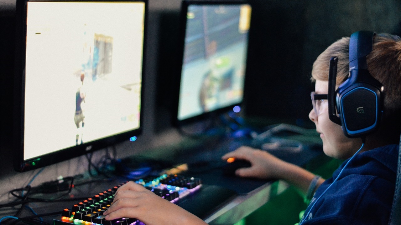 Rahasia Main Game FPS Biar Selalu Menang Duel