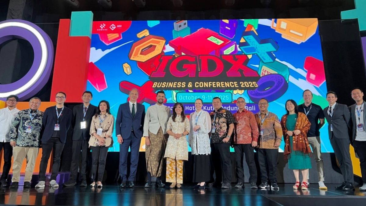 Timnas Esports Indonesia merayakan kemenangan medali emas Valorant di CAEC 2025; bukti prestasi esports Indonesia global