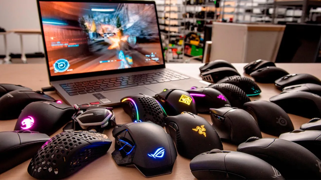 Razer DeathAdder V2 mouse gaming terbaik ergonomis dengan sensor tinggi