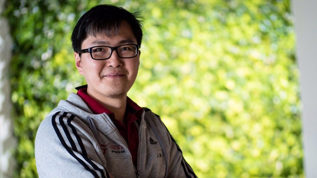 Pemain esports Indonesia sedang bertanding di turnamen profesional Mobile Legends