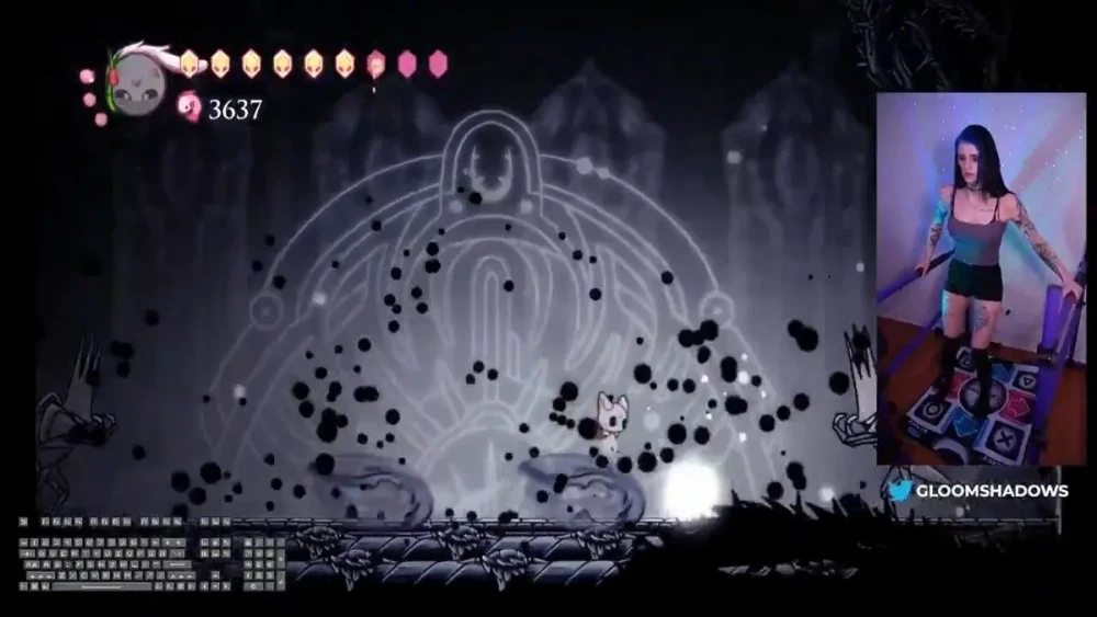 Streamer Hollow Knight Selesaikan Path of Pain Pakai Dance Pad Streamer memainkan Hollow Knight Path of Pain menggunakan dance pad dengan skill ekstrem