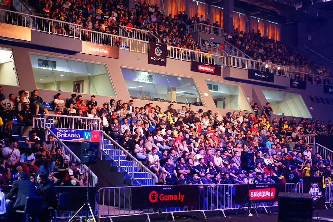 Tim esports Indonesia profesional bersiap menghadapi turnamen game kompetitif 2025 di arena gaming modern