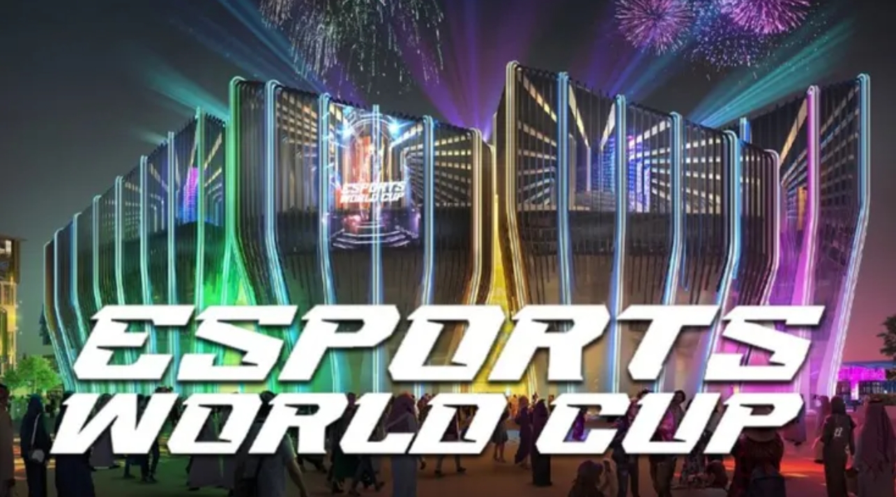 Pemain profesional sedang bertanding dalam turnamen esports 2025