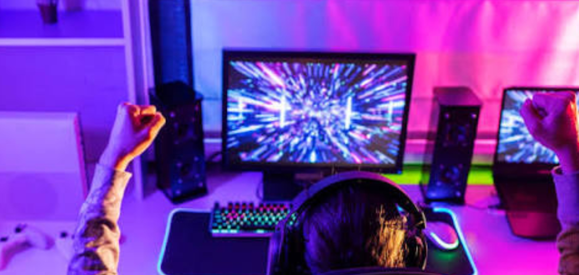 Aksesoris gaming terbaik dengan keyboard mouse headset dan perlengkapan gaming modern