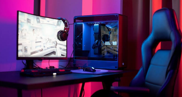Aksesoris Gaming Terbaik untuk Setup Gamer Modern Aksesoris gaming terbaik dengan mouse keyboard headset dan perlengkapan setup gamer modern