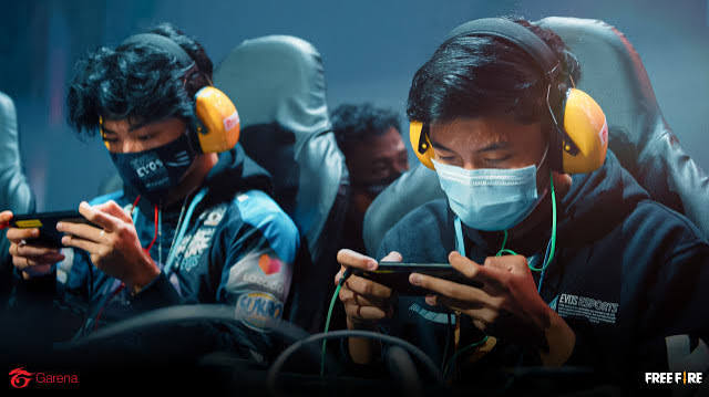Esports & Industri Gaming Indonesia Berkembang Pesat Esports dan industri gaming Indonesia dengan pemain profesional dalam kompetisi game digital