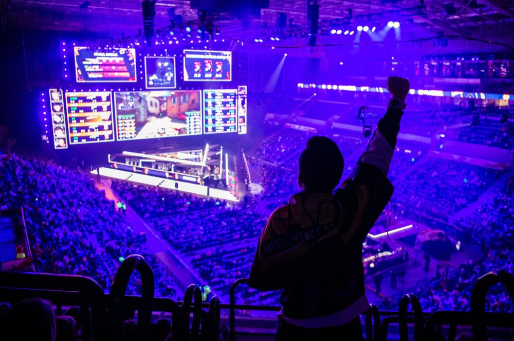 Esports Indonesia dan Industri Gaming Modern Esports Indonesia dan industri gaming dengan pemain profesional dan turnamen kompetitif