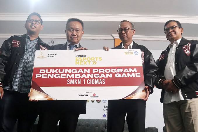 Esports Indonesia dan Perkembangan Industri Gaming Esports Indonesia dan industri gaming dalam pertandingan kompetitif